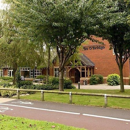 Premier Inn Taunton Central Экстерьер фото